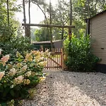 Forest Finest, Luxe Met Hot Tub Mooie Overkapping En Prachtige Tuin Met Veel Privacy هونديرلو