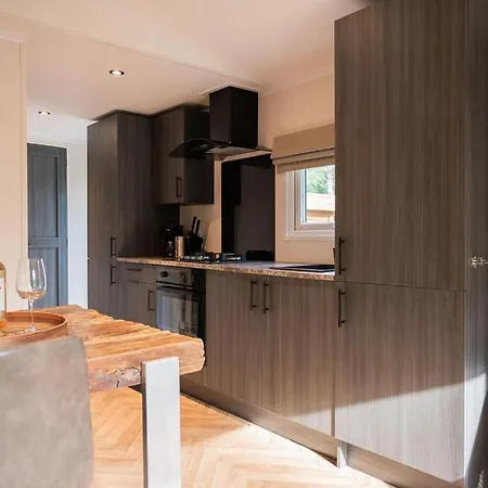 木屋 Forest Finest, Luxe Met Hot Tub Mooie Overkapping En Prachtige Tuin Met Veel Privacy