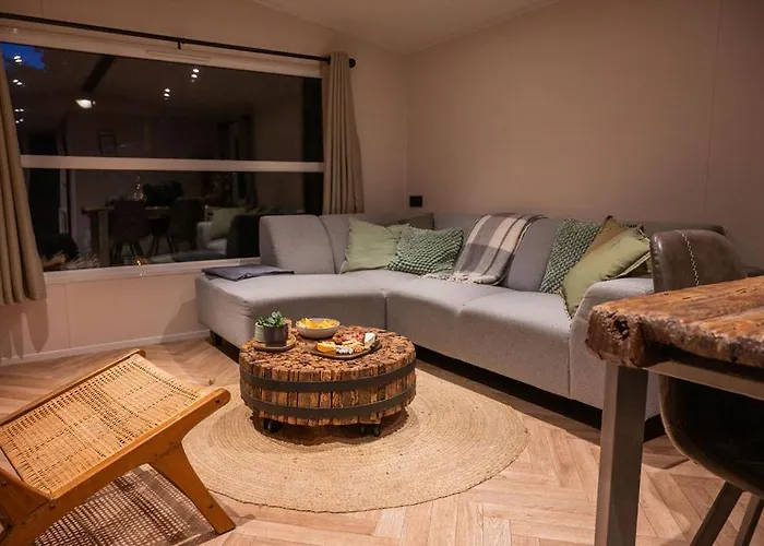 Forest Finest, Luxe Met Hot Tub Mooie Overkapping En Prachtige Tuin Met Veel Privacy شاليه *